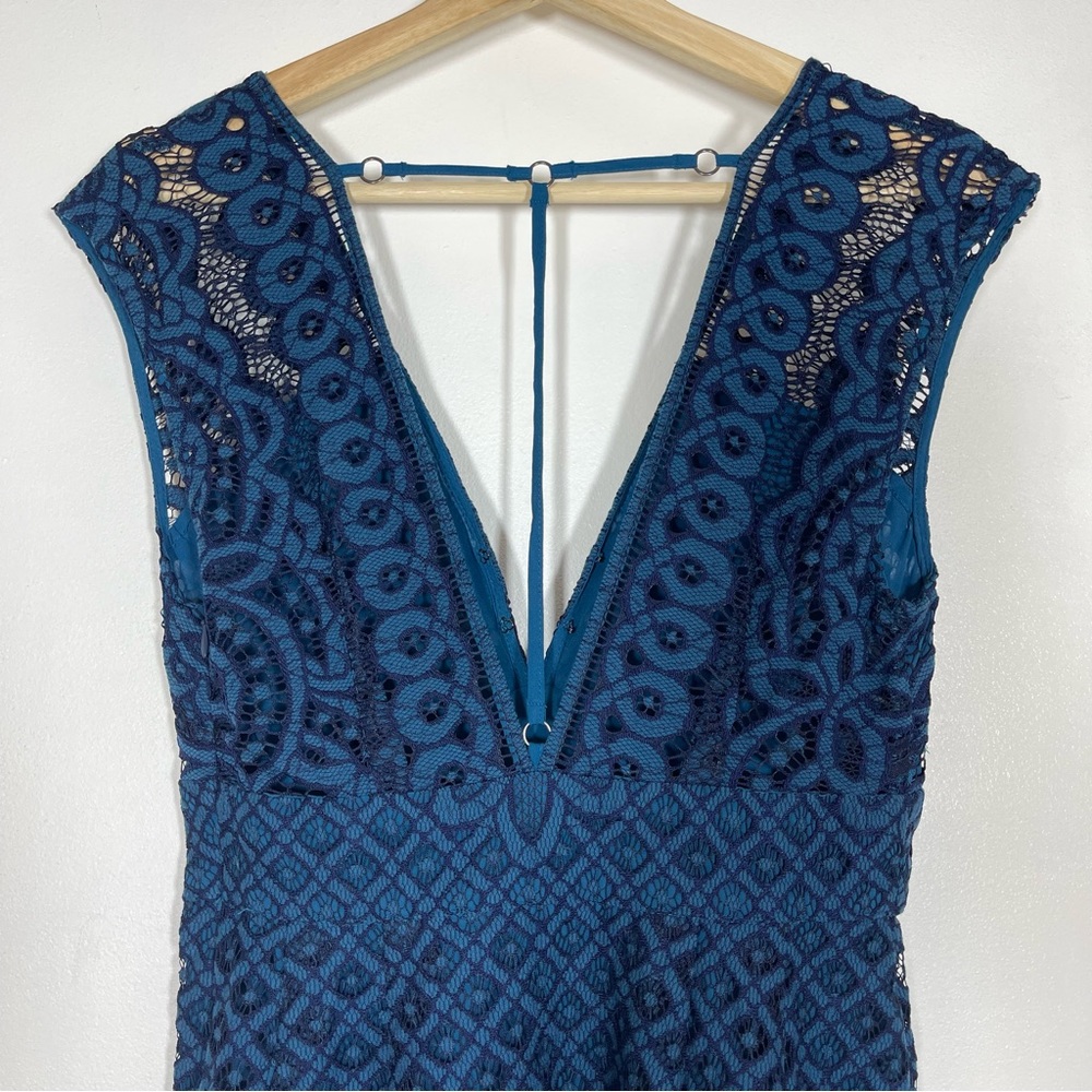 Free People One Million Lovers Lace Mini Dress V-Neckline Blue Sz 2 - Picture 6 of 16
